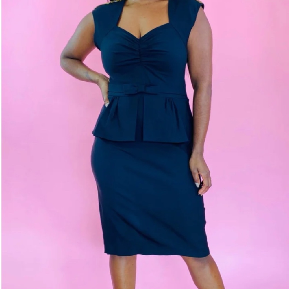 Alica Estrada 18 Purple Peplum Vintage Dress